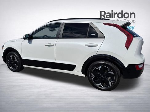 Certified 2023 Kia Niro Wind w/ Wind Preserve Package FWD image 5