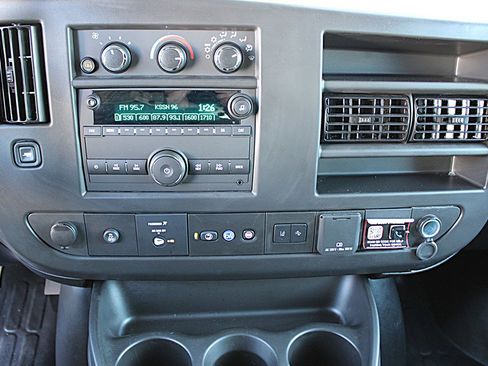 Used 2025 Chevrolet Express 2500 Extended w/ Communications Package image 31