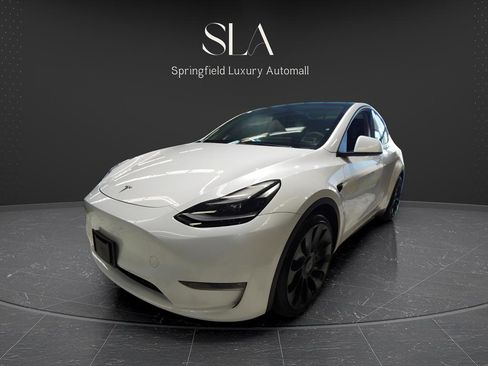 Used 2023 Tesla Model Y Long Range image 9