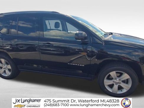 New 2027 Chevrolet Equinox LT w/ Convenience Package II AWD/4WD image 2