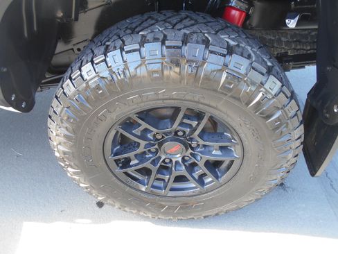 Used 2021 Toyota Tacoma TRD Pro AWD/4WD image 11