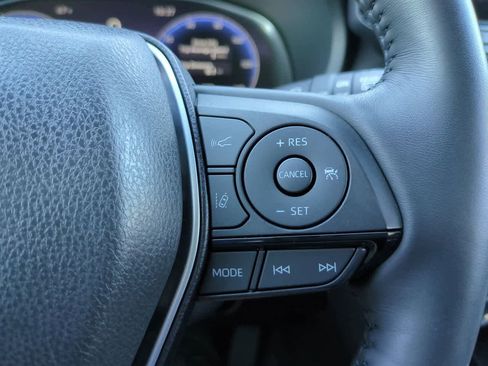 Used 2024 Toyota Venza Limited image 25