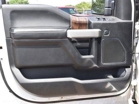 Used 2018 Ford F150 Lariat w/ Equipment Group 502A Luxury AWD/4WD image 10