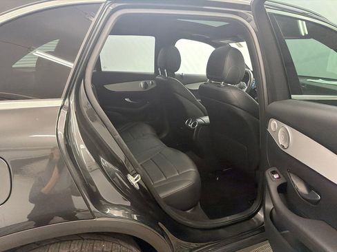 Used 2021 Mercedes-Benz GLC 300 w/ Premium Package image 17