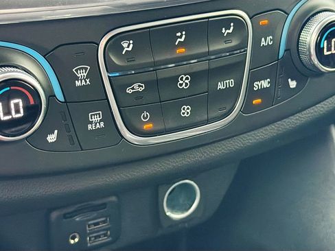 Used 2020 Chevrolet Traverse RS w/ LPO, Floor Liner Package FWD image 21