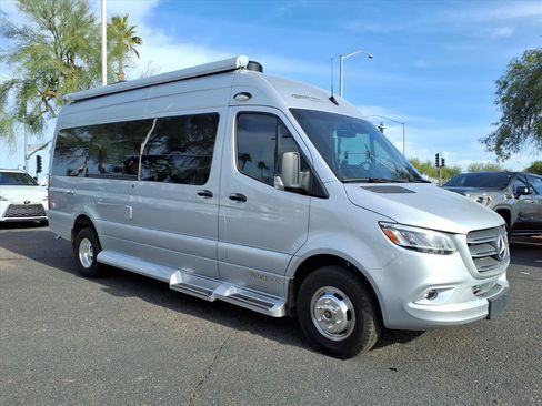 Used 2024 Mercedes-Benz Sprinter 3500 image 3