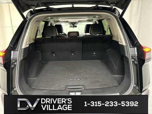 Used 2023 Nissan Rogue SV w/ SV Premium B Package image 22