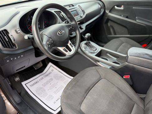 Used 2013 Kia Sportage LX w/ Convenience Pkg AWD/4WD image 9