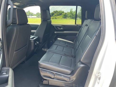 Used 2024 GMC Yukon XL SLT RWD image 38