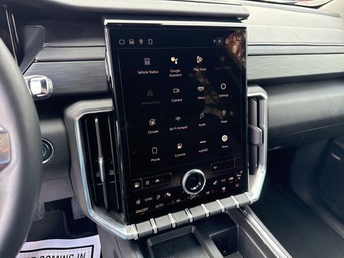 Used 2024 GMC Acadia Elevation image 34