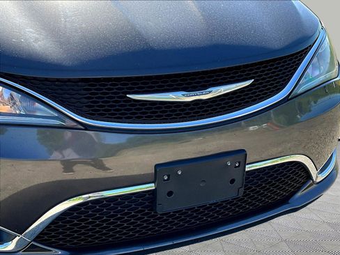Used 2018 Chrysler Pacifica Touring-L Plus FWD image 29