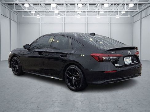 Used 2025 Honda Civic Sport Touring image 8