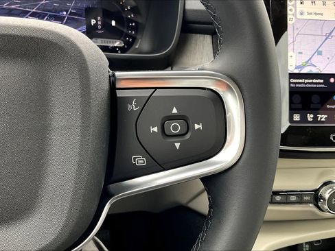 New 2026 Volvo XC40 B4 Plus w/ Climate Package image 18