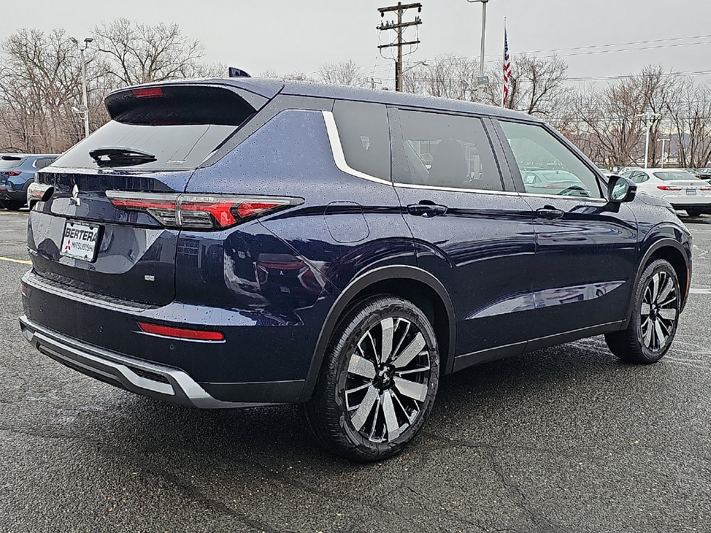New 2026 Mitsubishi Outlander SE AWD/4WD image 4