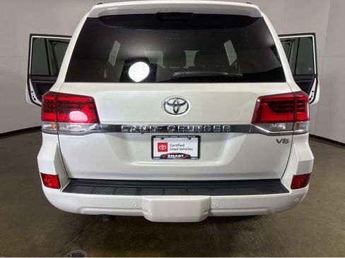 Used 2020 Toyota Land Cruiser Heritage Edition image 19