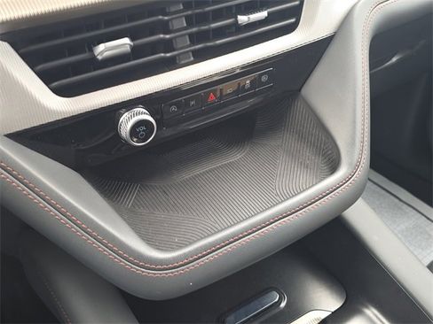 Used 2025 Ford Explorer Active w/ Active Comfort Package image 28