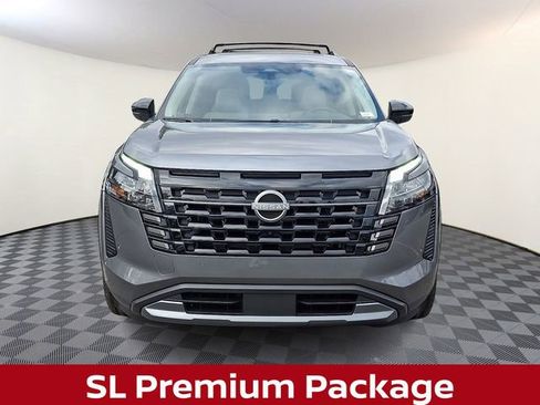 New 2026 Nissan Pathfinder SL image 2