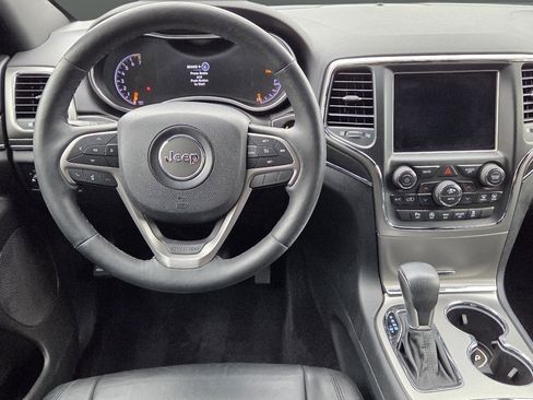 Used 2018 Jeep Grand Cherokee Limited image 18