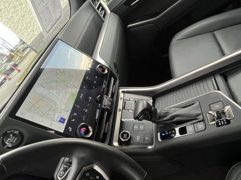 Used 2024 Lexus GX 550 w/ Accessory Package (Z1) image 62