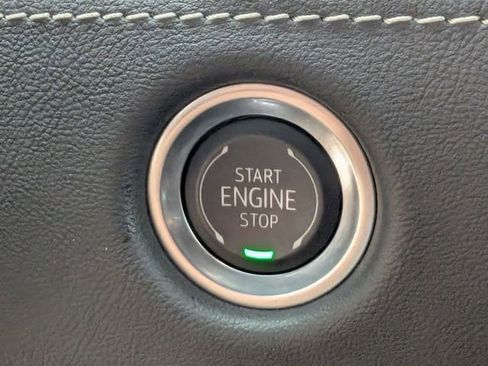 Used 2025 Cadillac Escalade Sport AWD/4WD image 18