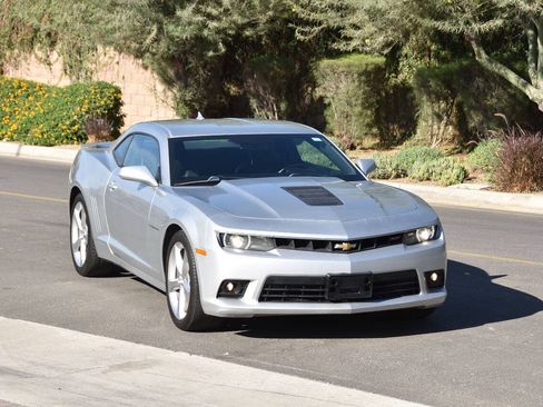 Used 2015 Chevrolet Camaro SS w/ RS Package RWD image 4