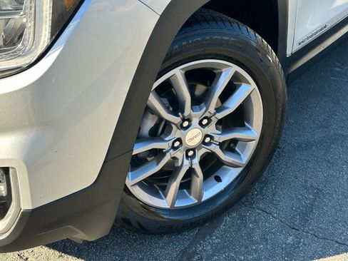 Used 2022 GMC Terrain SLT image 10