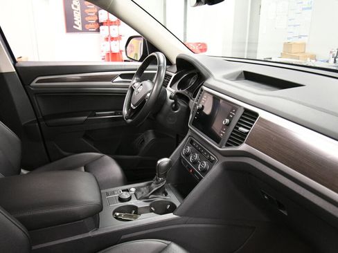 Used 2019 Volkswagen Atlas SE w/ Panoramic Sunroof Package image 32