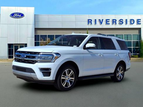 Used 2024 Ford Expedition Limited image 3
