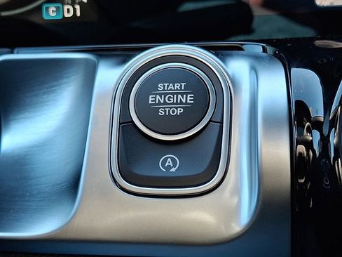 Used 2026 Mercedes-Benz GLB 250 4MATIC image 21