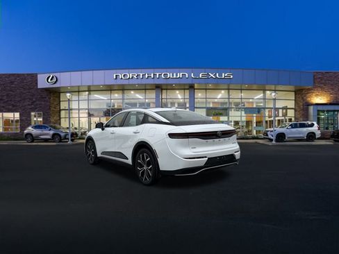 Used 2023 Toyota Crown Limited image 21