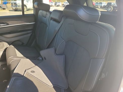New 2026 Jeep Grand Cherokee Altitude AWD/4WD image 29