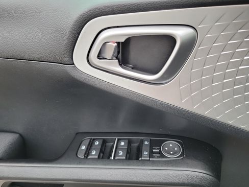 Used 2023 Kia Soul S image 18