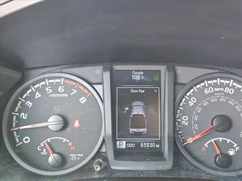 Used 2020 Toyota Tacoma SR AWD/4WD image 9