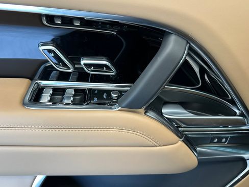New 2026 Land Rover Range Rover SE image 15
