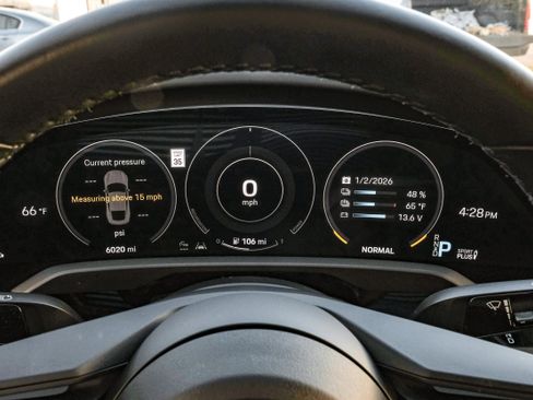 Used 2021 Porsche Taycan image 17