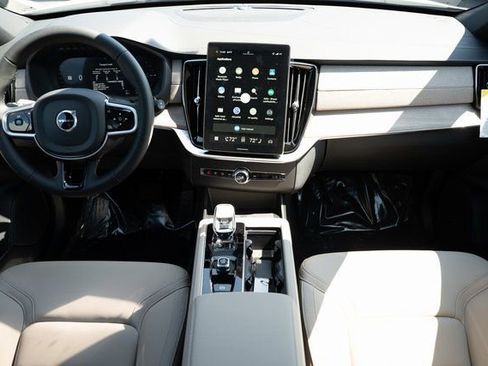 Used 2026 Volvo XC90 T8 Plus w/ Protection Package Premier image 18