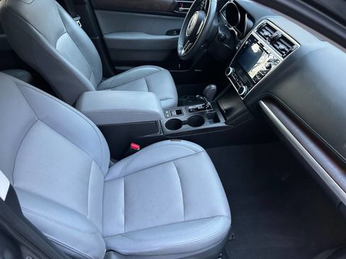 Used 2018 Subaru Outback 3.6R Limited AWD/4WD image 12