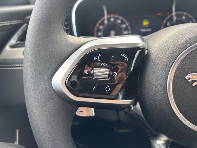 New 2024 Jaguar XF R-Dynamic SE AWD/4WD image 22