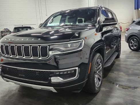 Used 2023 Jeep Wagoneer Series II image 17