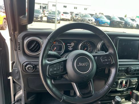 Used 2022 Jeep Wrangler Sport AWD/4WD image 17