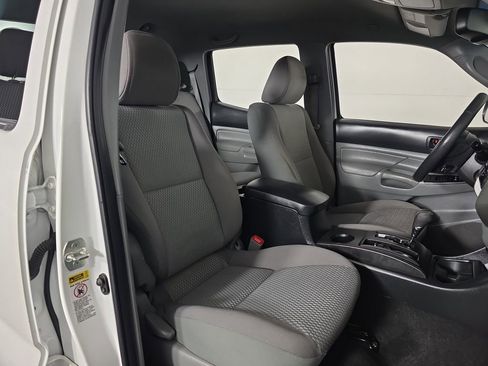 Used 2013 Toyota Tacoma PreRunner w/ SR5 Pkg RWD image 22