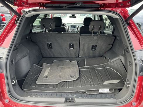 Used 2019 Chevrolet Equinox LT w/ Driver Convenience Package image 18