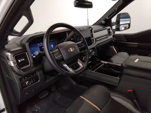 Used 2024 Ford F250 Platinum AWD/4WD image 34
