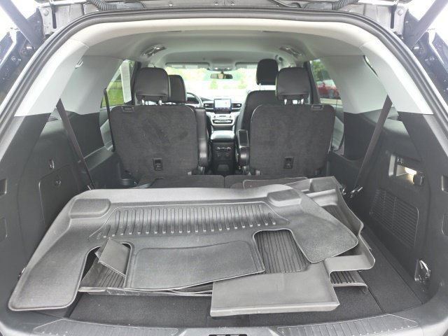 Used 2024 Ford Explorer XLT w/ Equipment Group 202A AWD/4WD image 10