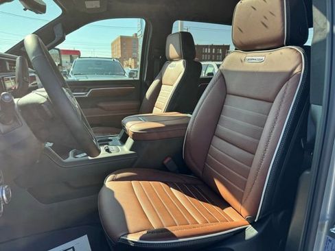 New 2026 GMC Sierra 2500 Denali Ultimate AWD/4WD image 13