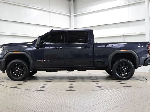Used 2024 GMC Sierra 2500 AT4 w/ AT4 Premium Plus Package AWD/4WD image 4