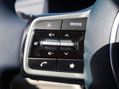 New 2026 Kia Carnival EX FWD image 37