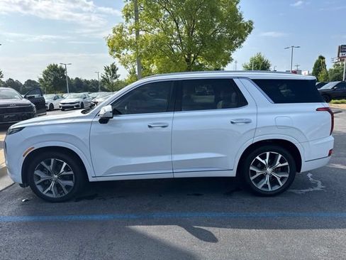 Used 2022 Hyundai Palisade Limited FWD image 2