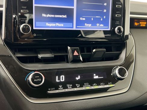 Used 2021 Toyota Corolla LE FWD image 26