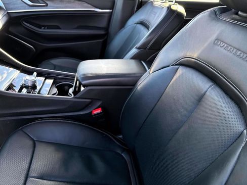 Used 2024 Jeep Grand Cherokee L Overland image 15